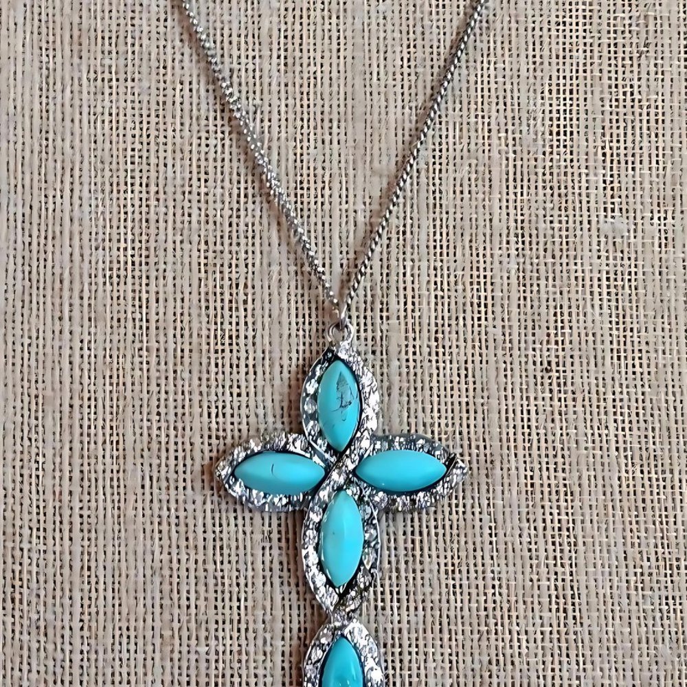Vintage-Inspired Turquoise Cross Necklace with Rhinestones